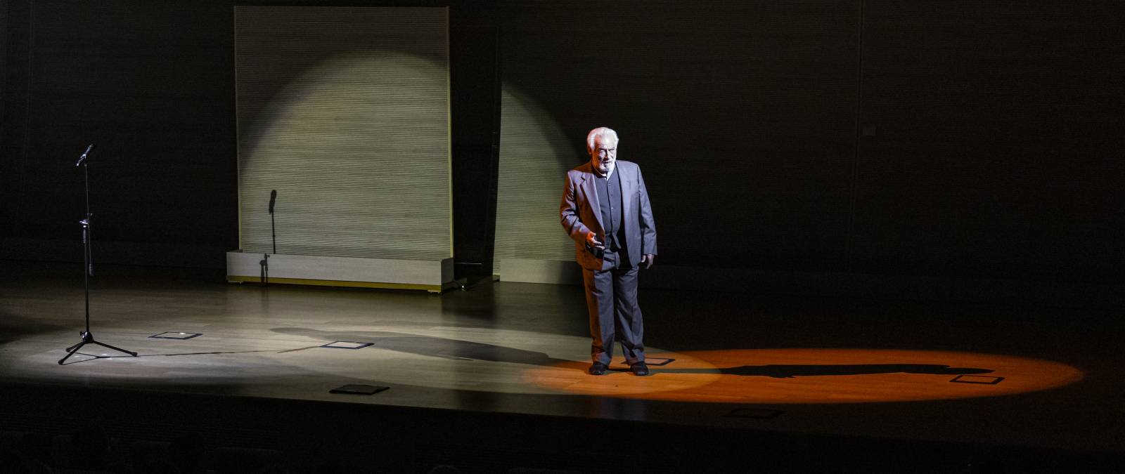 Let's go to the theatre