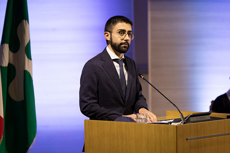 8. Saluto del Rappresentante degli studenti in Consiglio di Amministrazione, Dott. Enzo Cartaregia